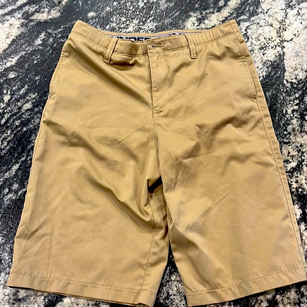 Under Armour Khaki shorts